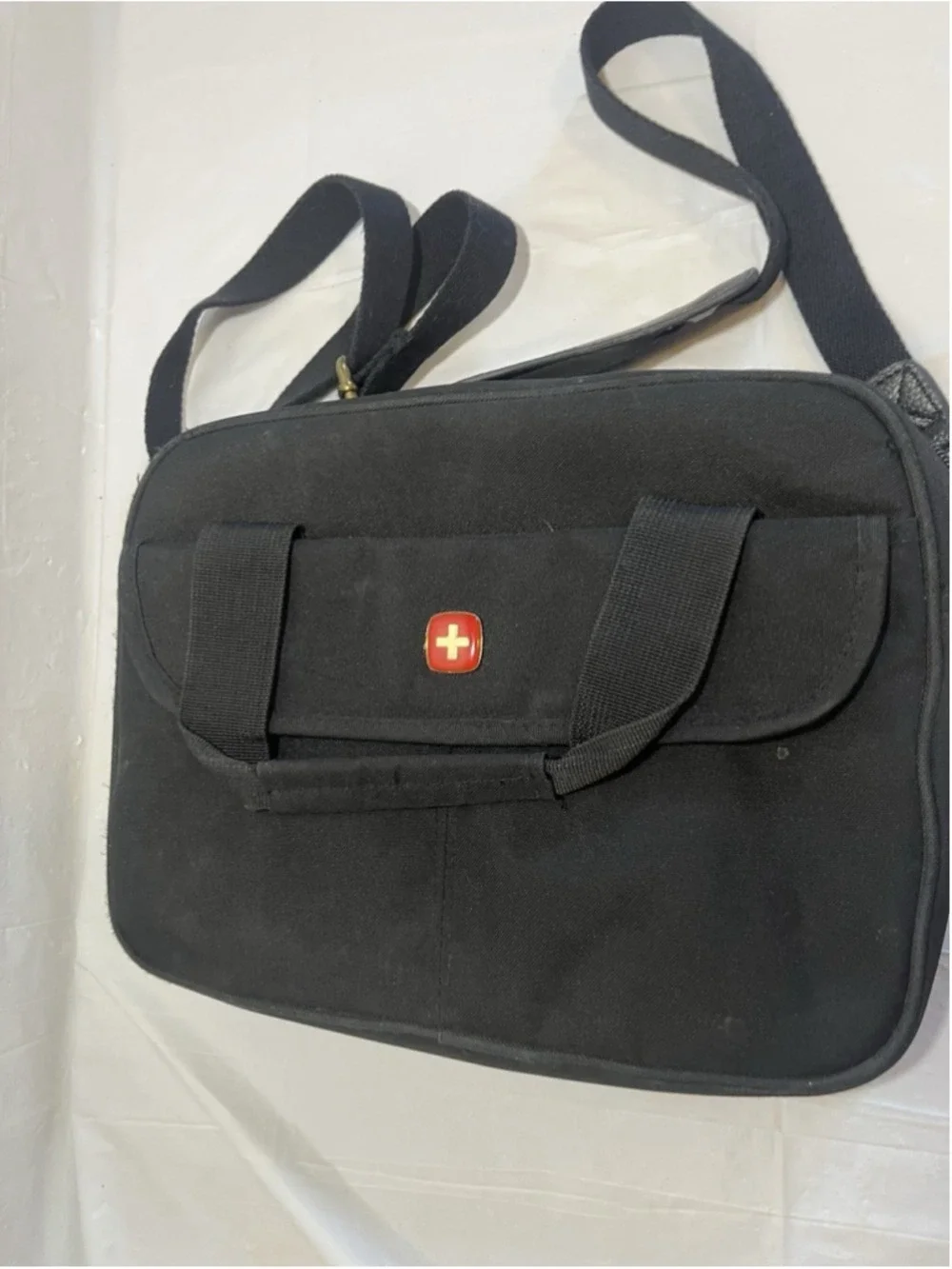 SwissGear Black small tech Messenger Bag Crossbody